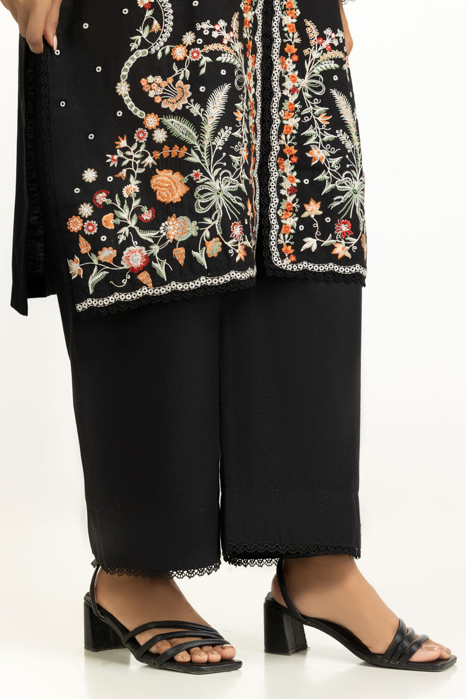 Karandi Embroidered Co-Ord Set