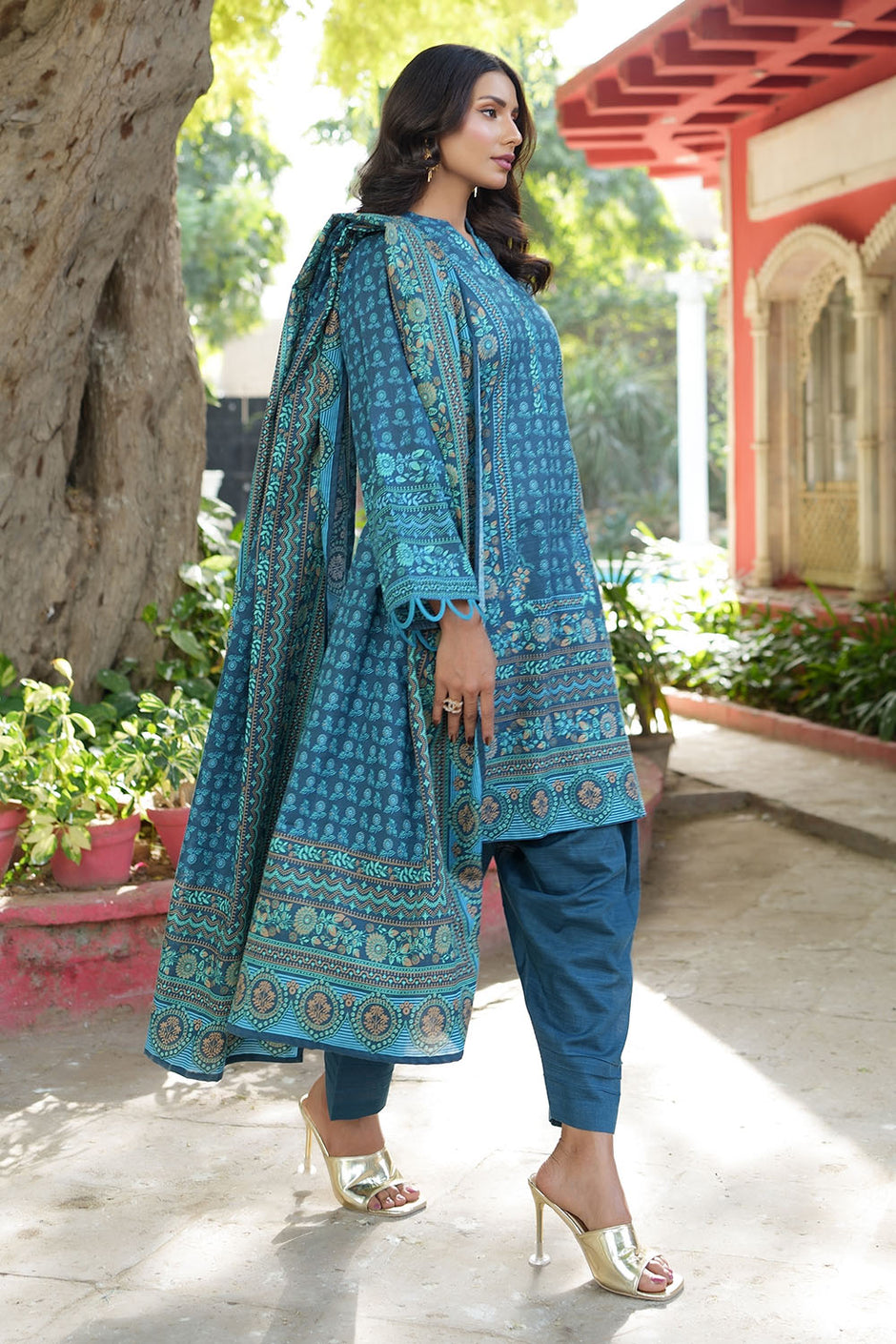 3 Piece Printed Khaddar Suit