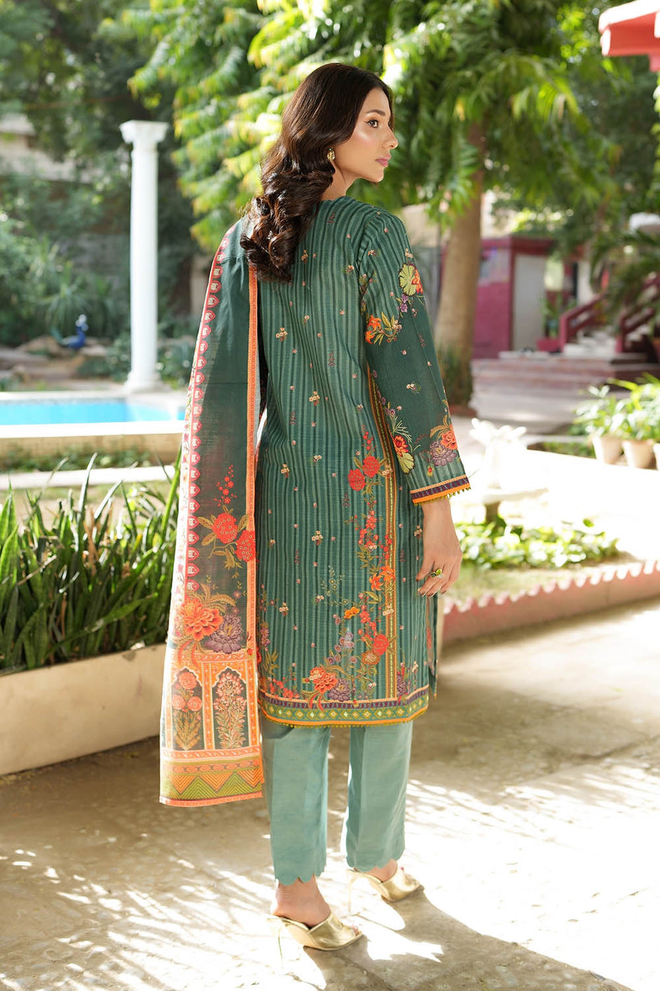 3 Piece Printed Khaddar Suit