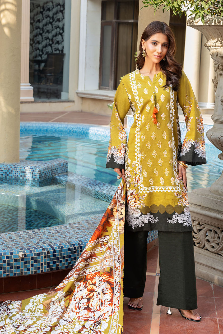 3 Piece Printed Khaddar Suit