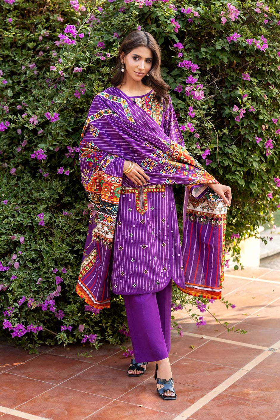 3 Piece Printed Khaddar Suit