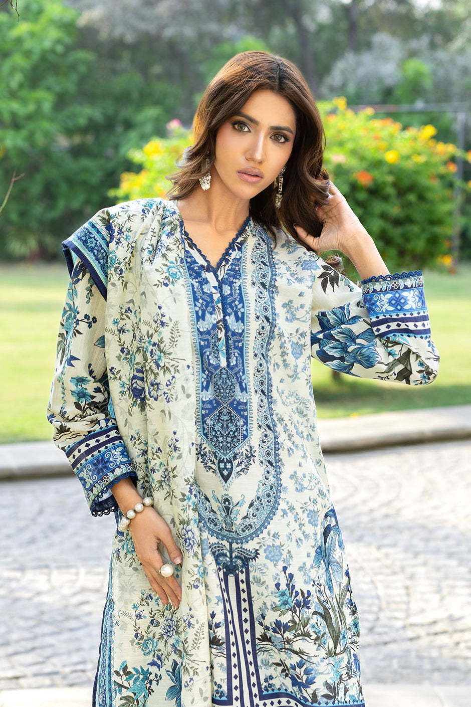 3 Piece Printed Khaddar Suit