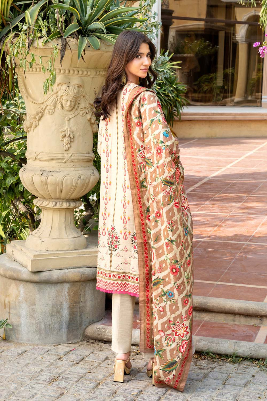 3 Piece Printed Khaddar Suit