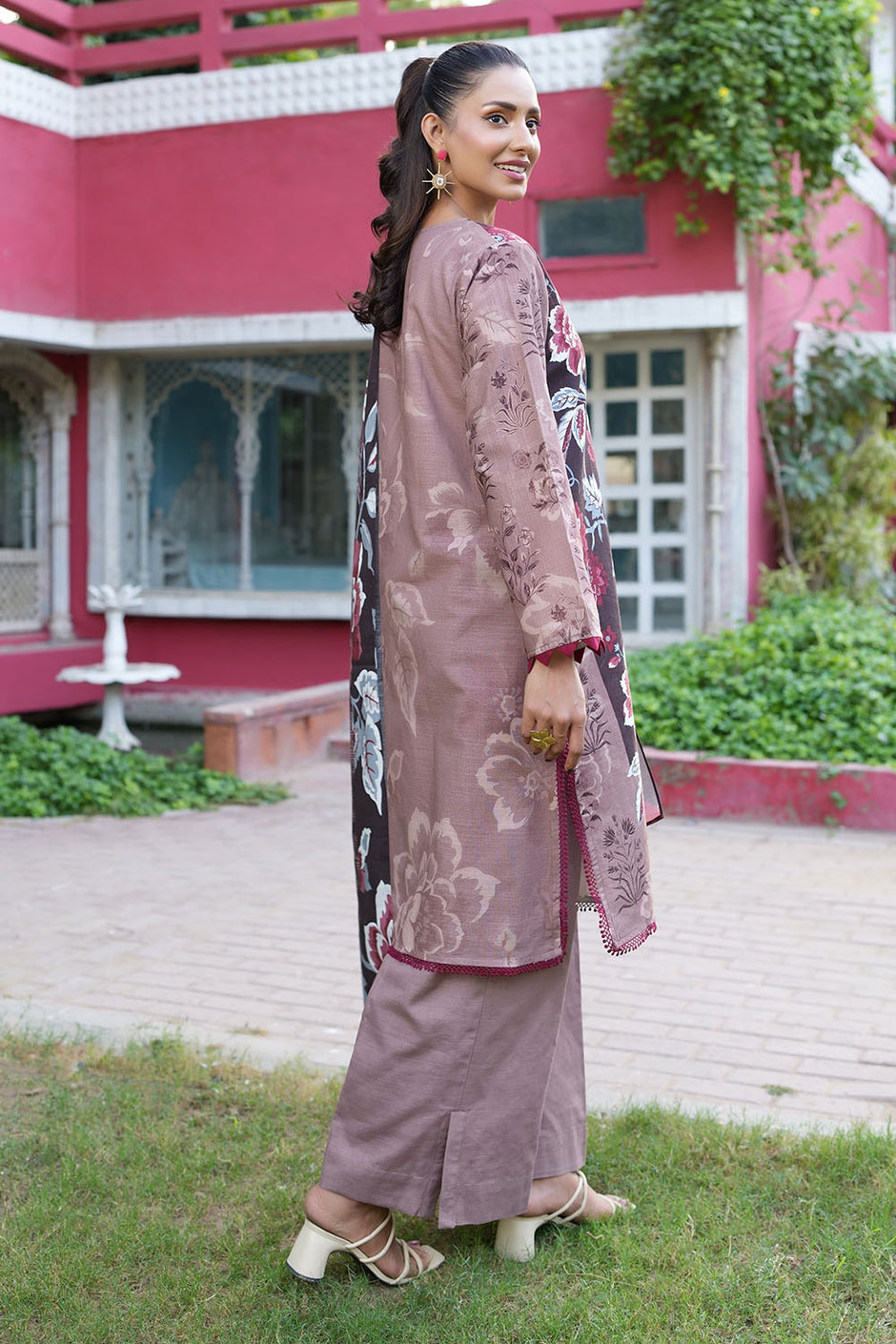3 Piece Printed Khaddar Suit