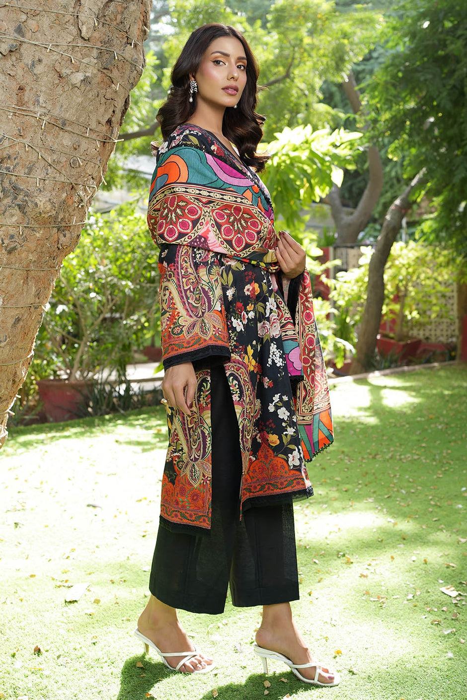 3 Piece Printed Khaddar Suit