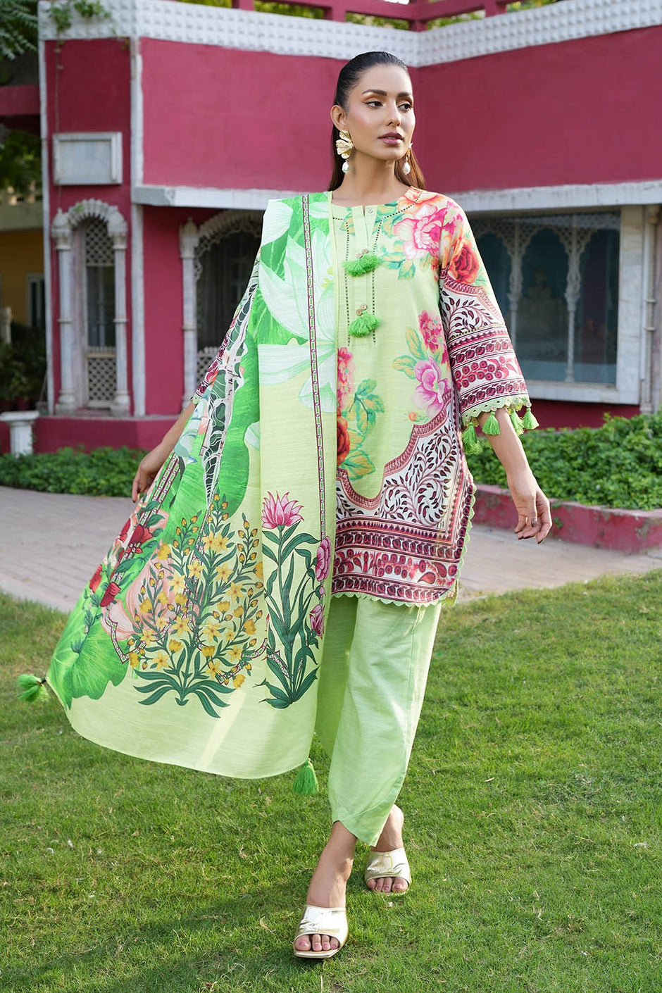 3 Piece Printed Khaddar Suit