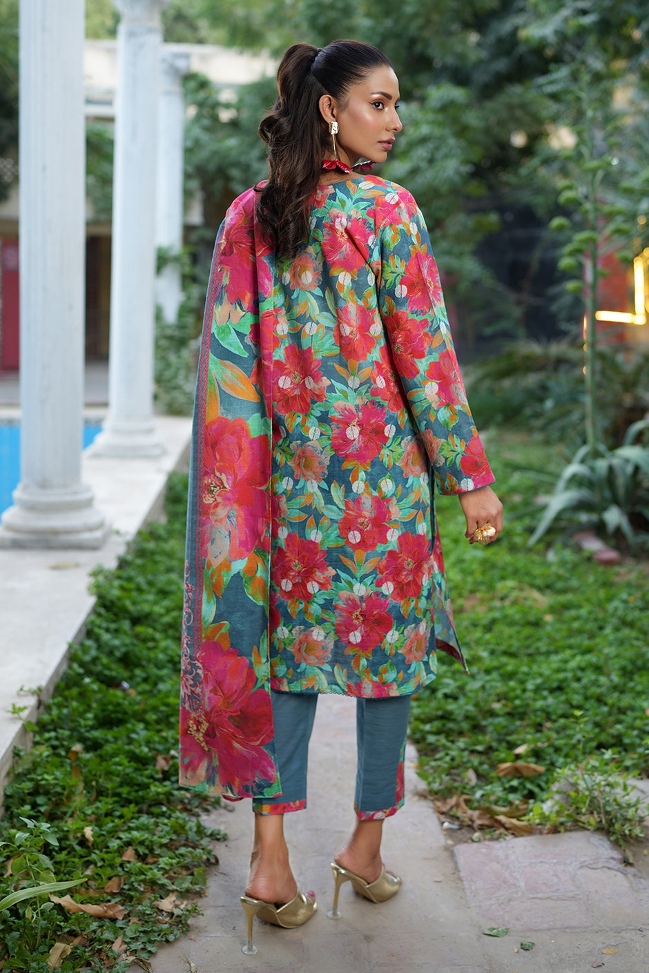 3 Piece Printed Khaddar Suit