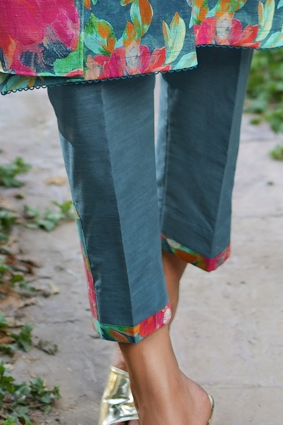 3 Piece Printed Khaddar Suit