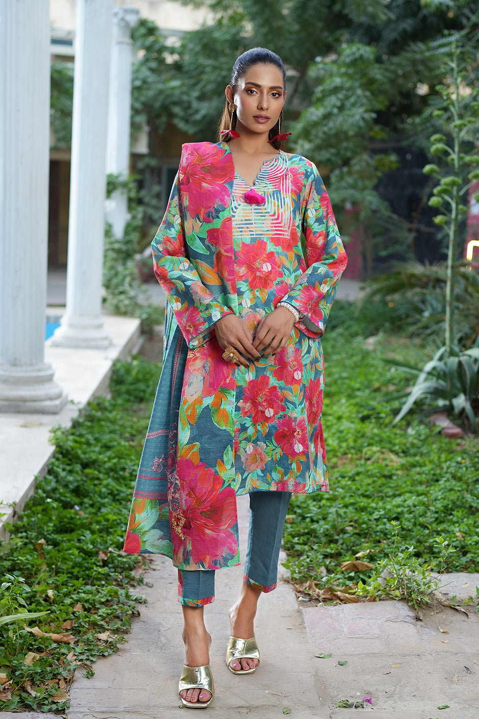 3 Piece Printed Khaddar Suit
