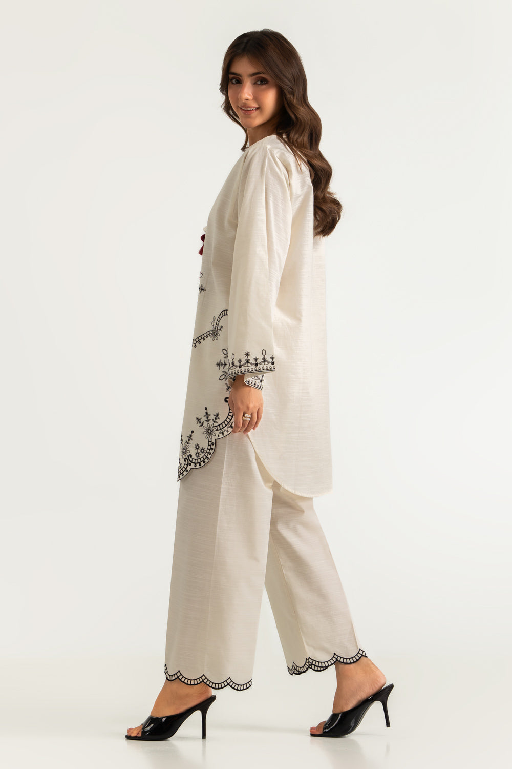 Khaddar Slub Embroidered Co-Ord Set