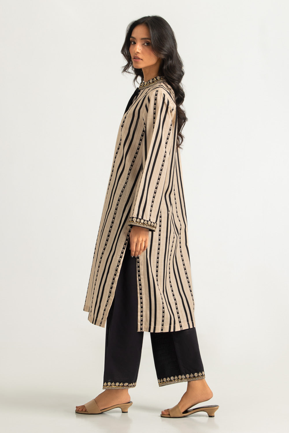 Khaddar Slub Printed Co-Ord Set With Embroidered