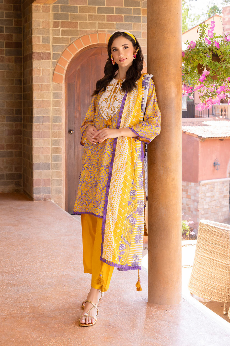 3 Piece Printed Lawn suit with Embroidered Organza Neckline