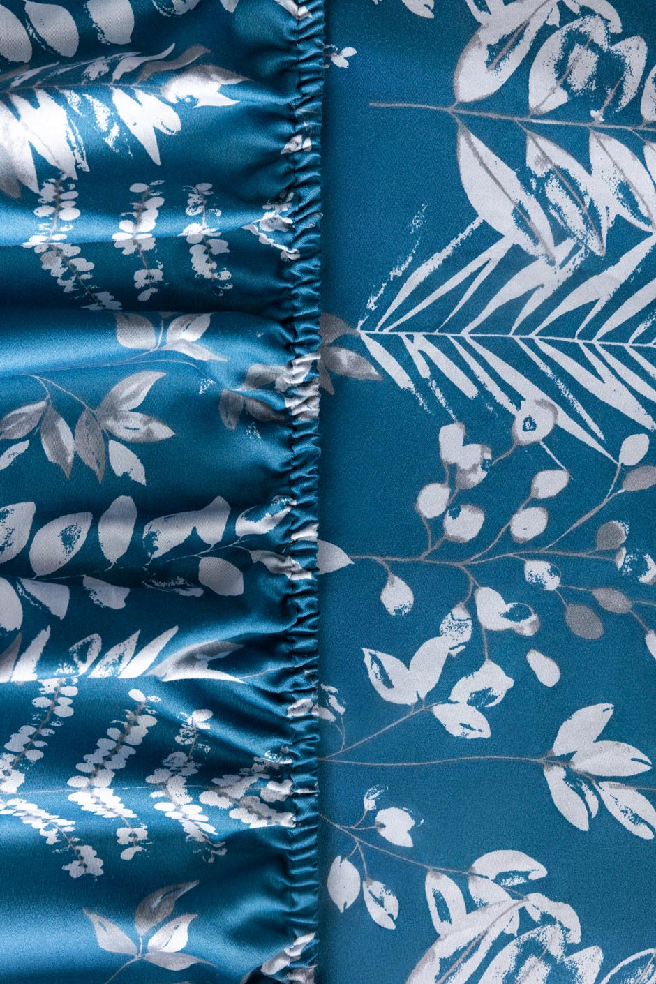 Leaf Imprint T-200 Fitted Sheet Set