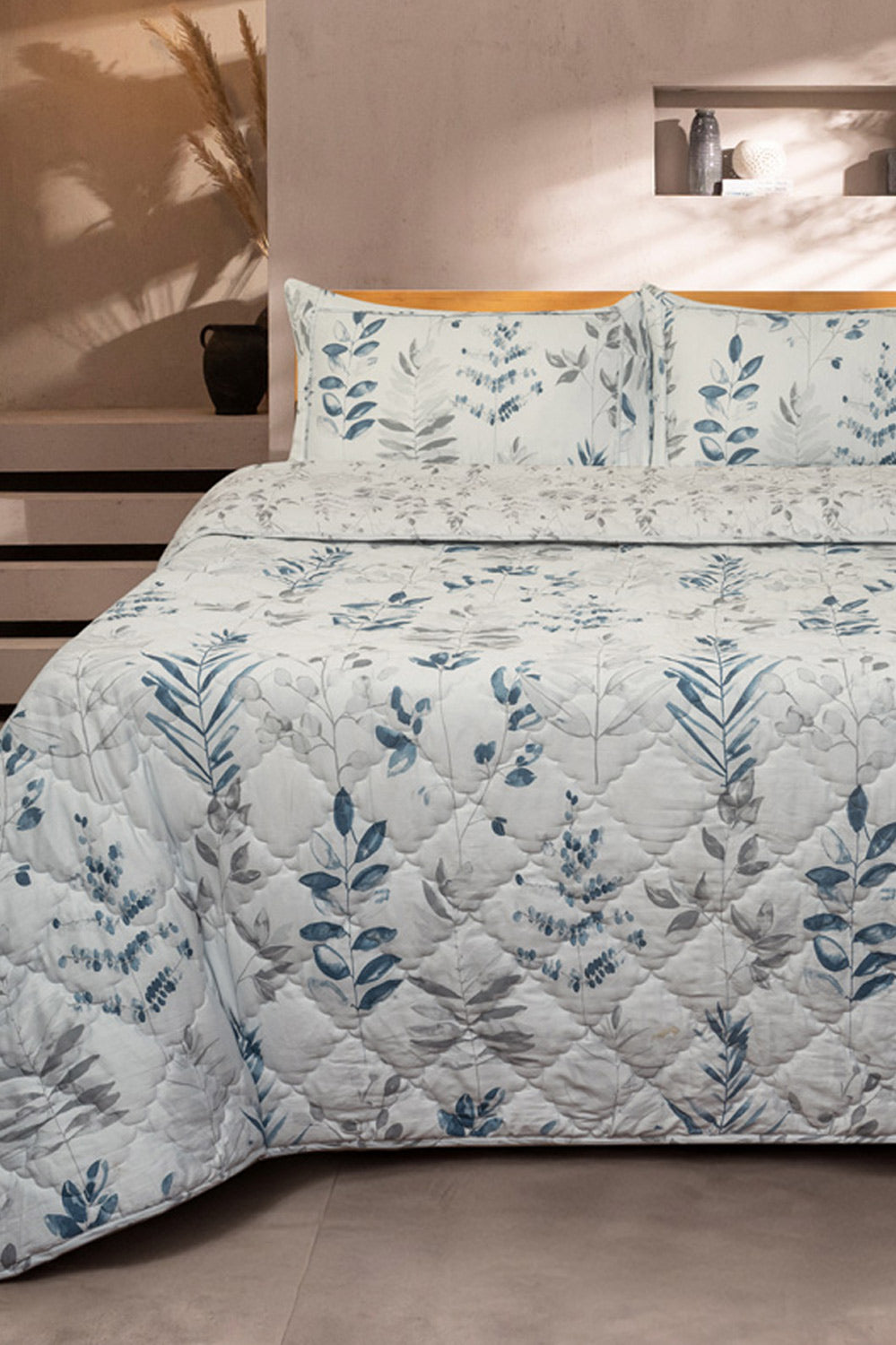 Leaf Imprint T-200 Bed Throw