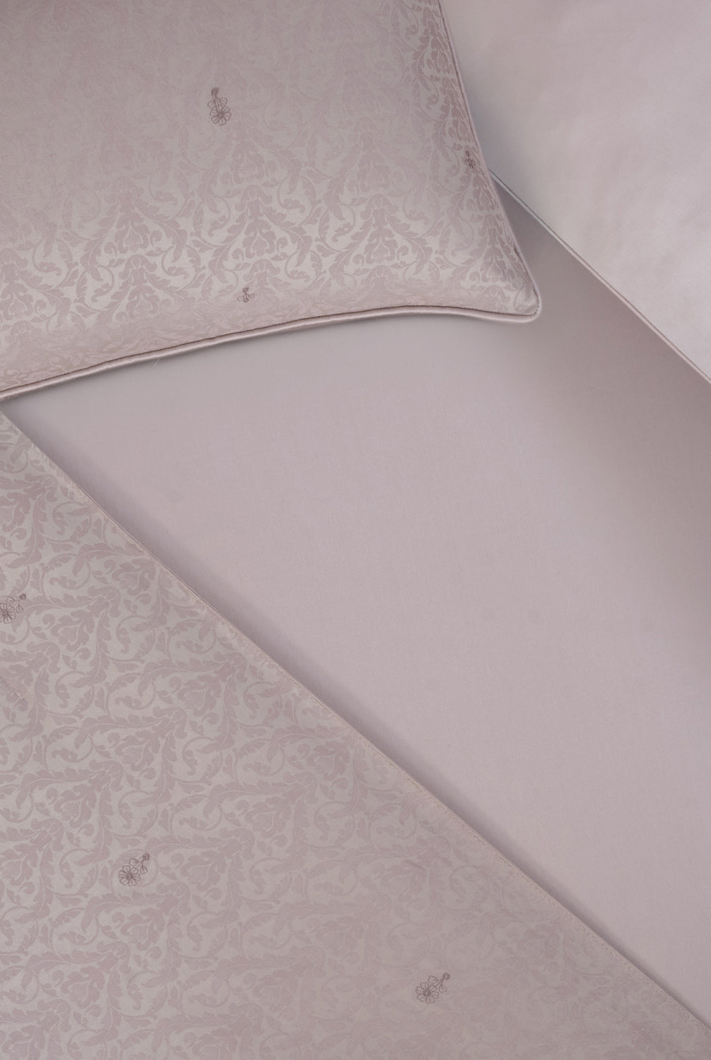 Mushroom Jacquard Comforter Set