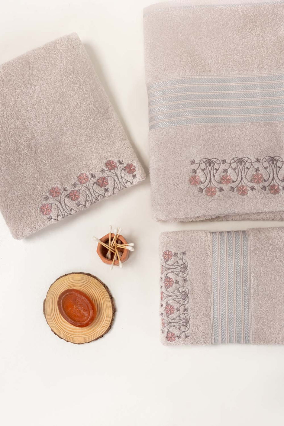 Pink Dust 3 piece Embroidered Towel Set