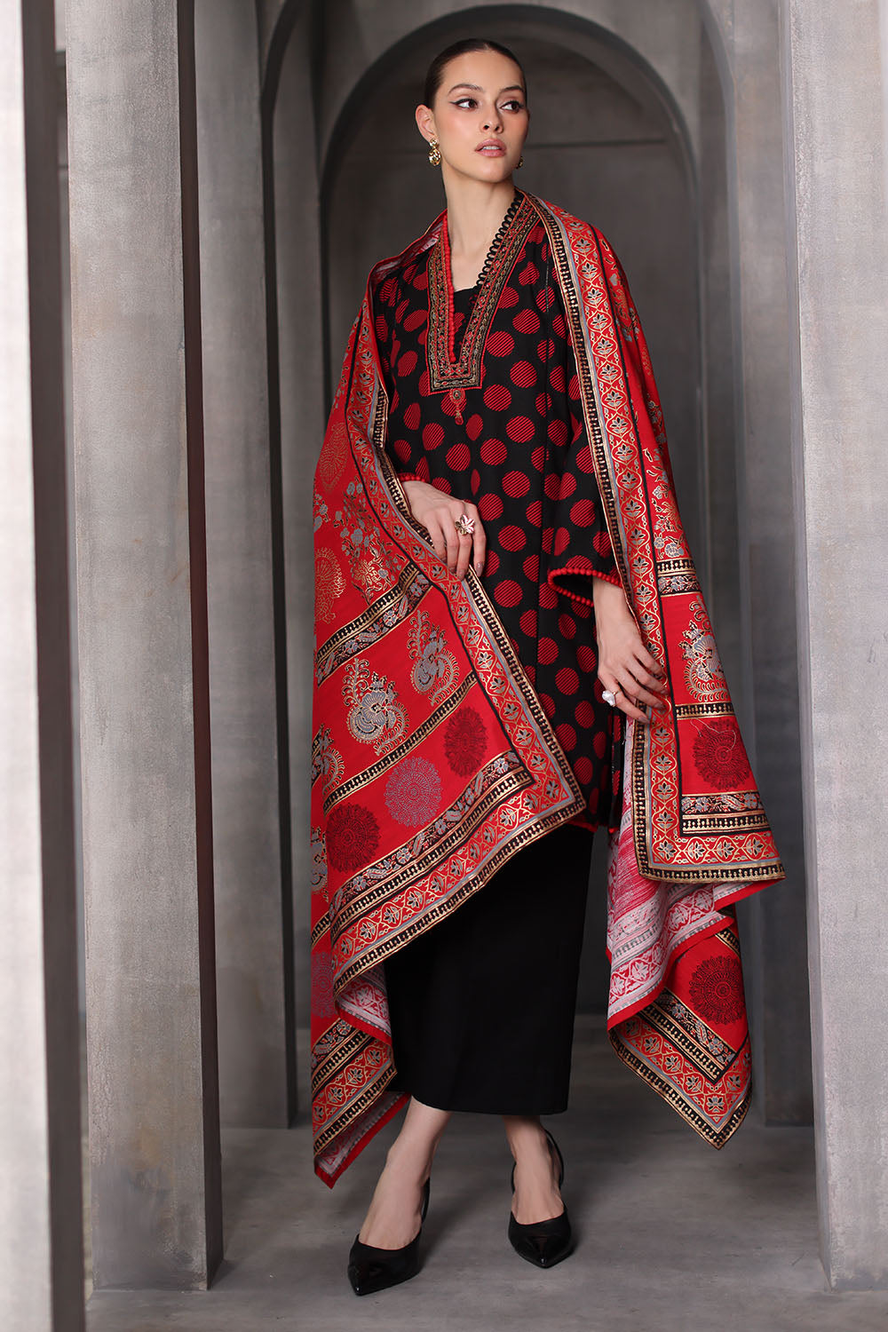 3 Piece Printed Khaddar Suit with Gold & Lacquer Printed Khaddar Dupatta