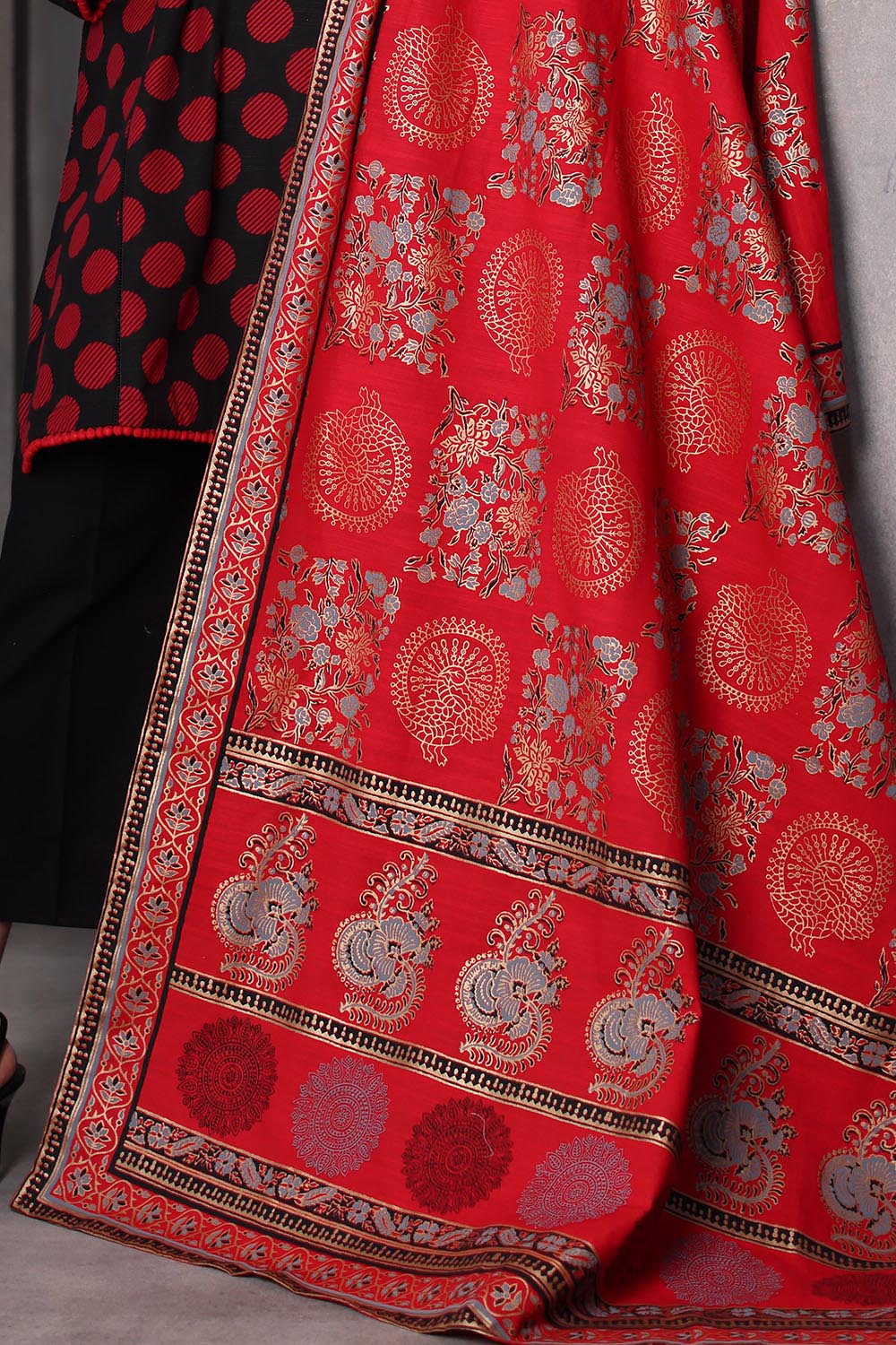 3 Piece Printed Khaddar Suit with Gold & Lacquer Printed Khaddar Dupatta