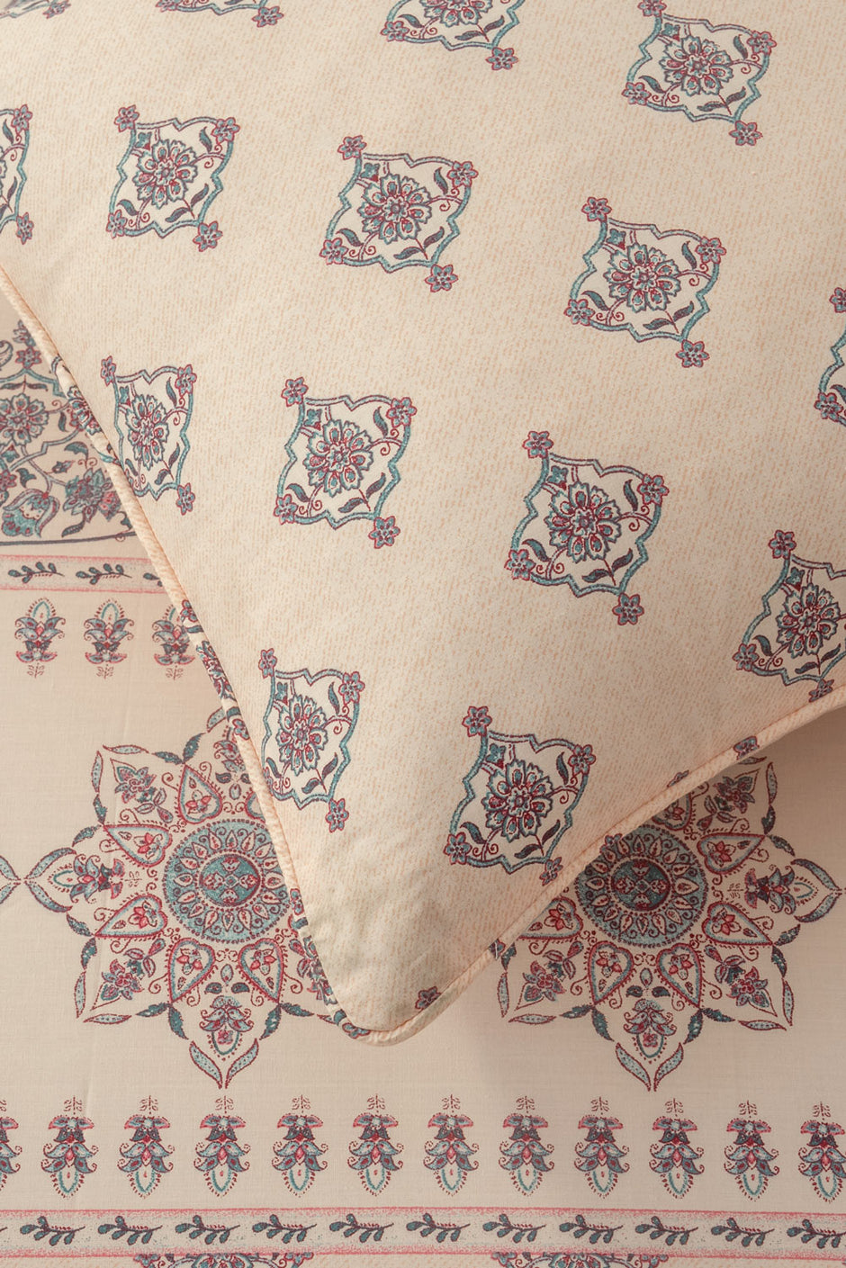 Paisley Blush T-150 Quilt Cover Set