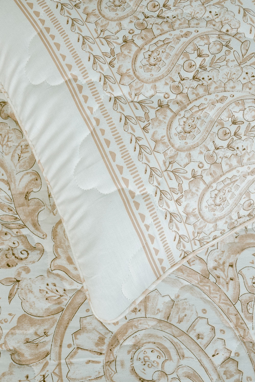 Paisley Elegance Bed Throw