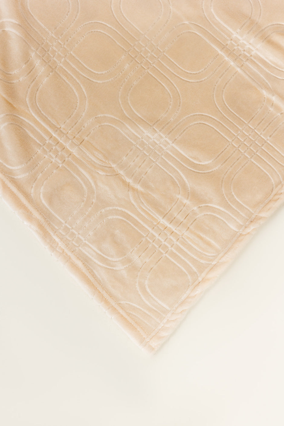 AW25-Pearled Ivory Embossed Single Ply Fleece