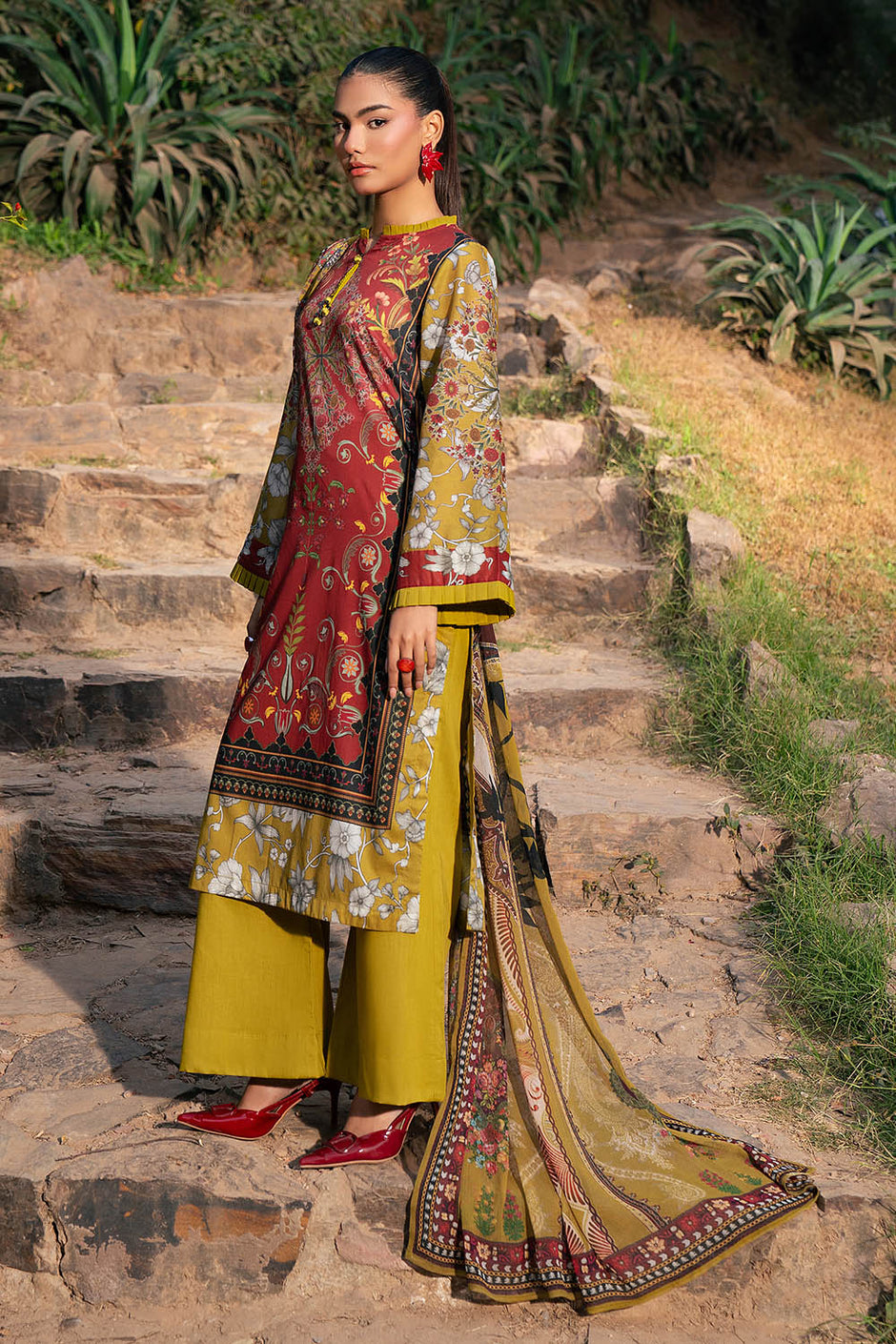 3 Piece Printed Lawn Suit with Chiffon Dupatta