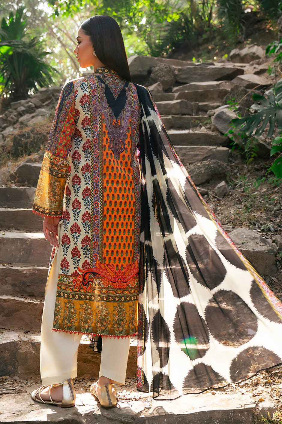 3 Piece Printed Lawn Suit with Chiffon Dupatta