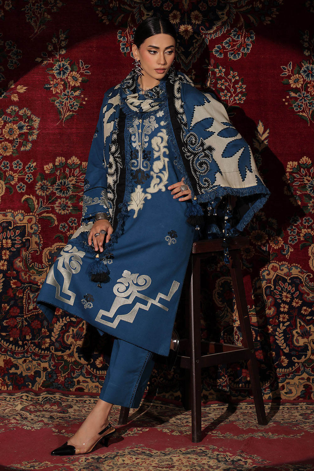 3 Piece Embroidered Textured Cotton Linen Suit