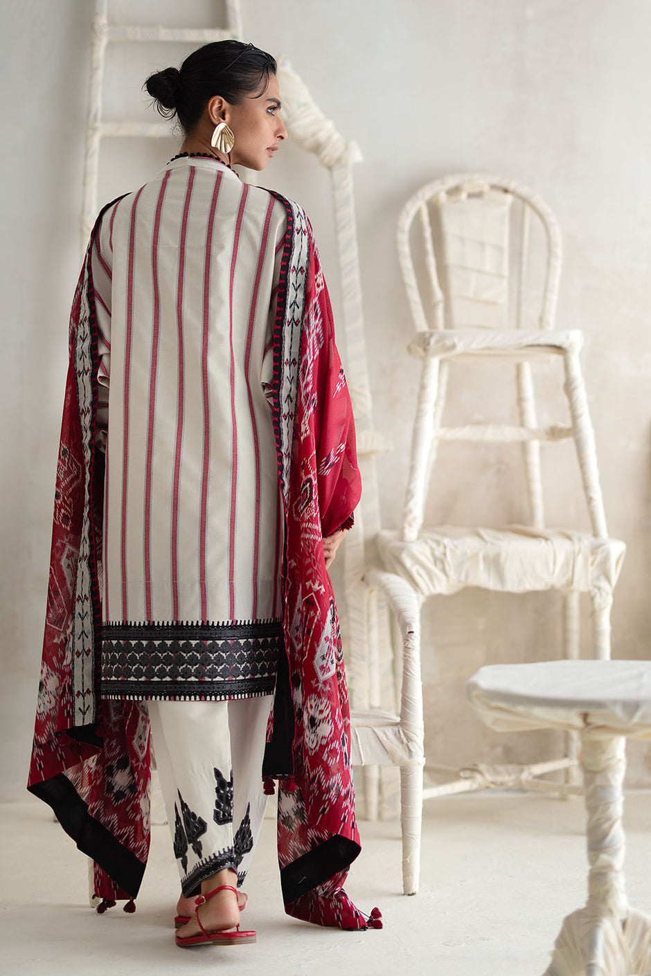 3 Piece Embroidered Jacquard Suit with Printed Denting Lawn Dupatta