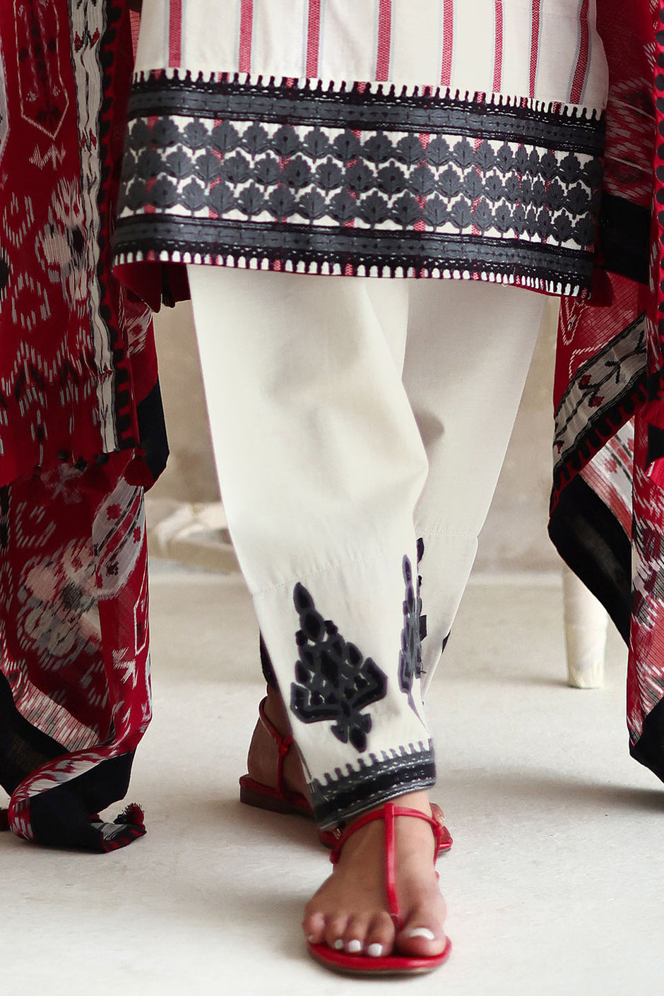 3 Piece Embroidered Jacquard Suit with Printed Denting Lawn Dupatta