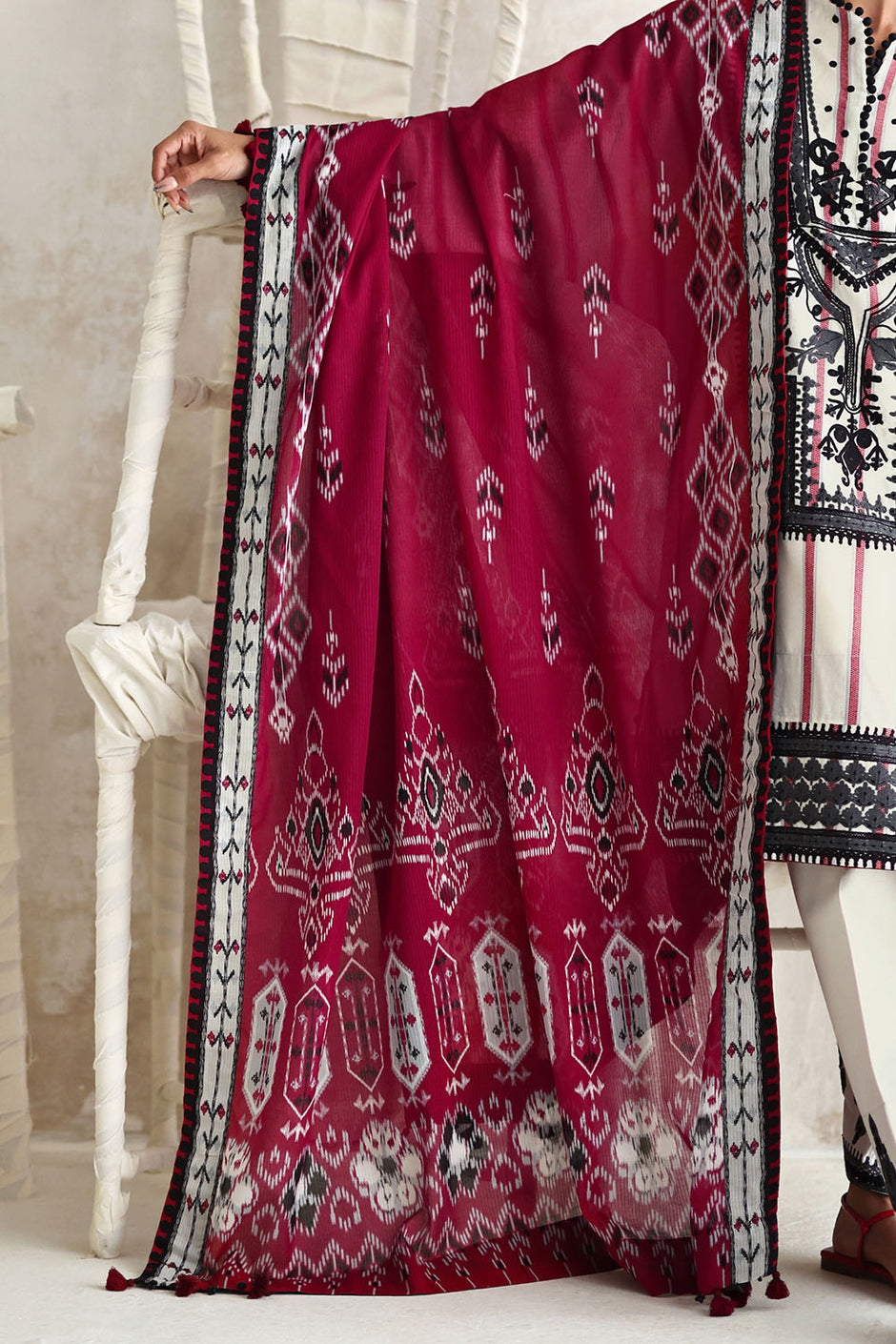 3 Piece Embroidered Jacquard Suit with Printed Denting Lawn Dupatta