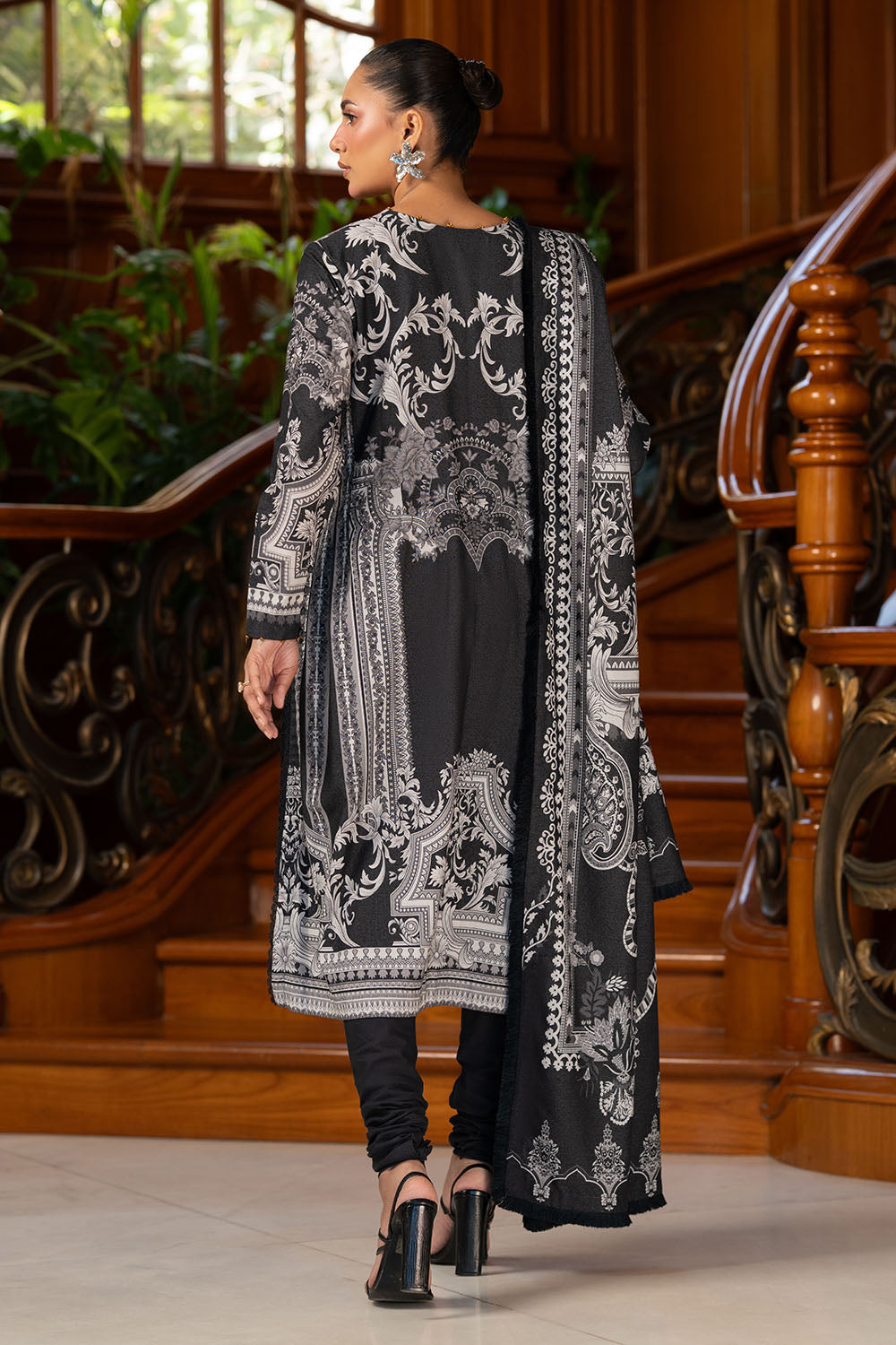 3 Piece Printed Karandi Suit