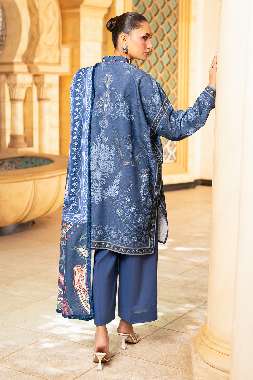 3 Piece Printed Karandi Suit