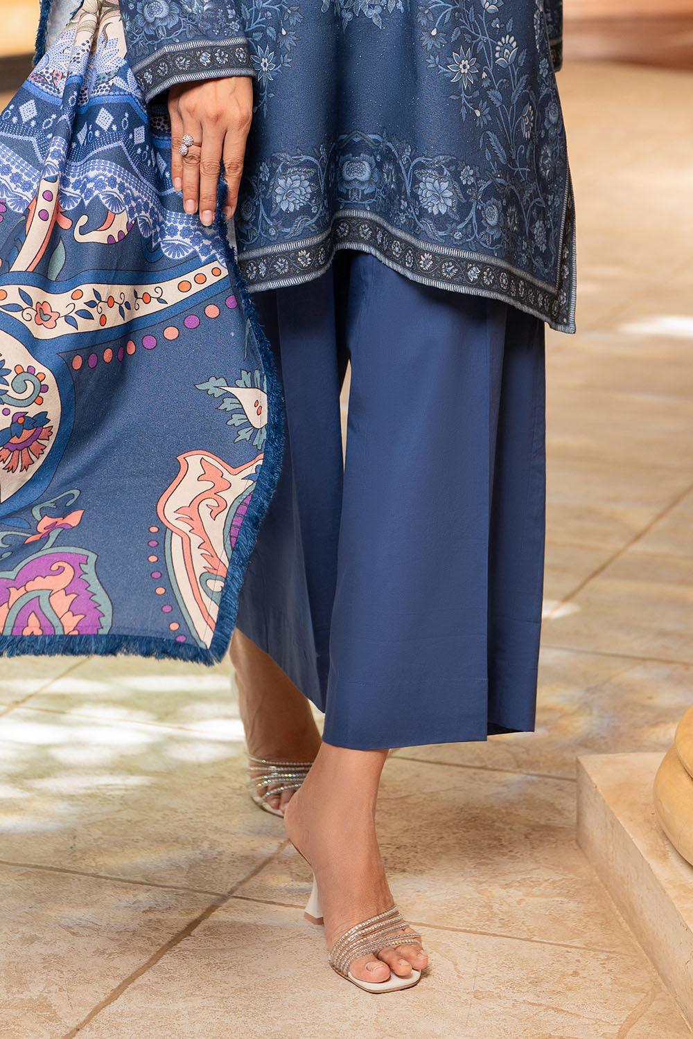 3 Piece Printed Karandi Suit