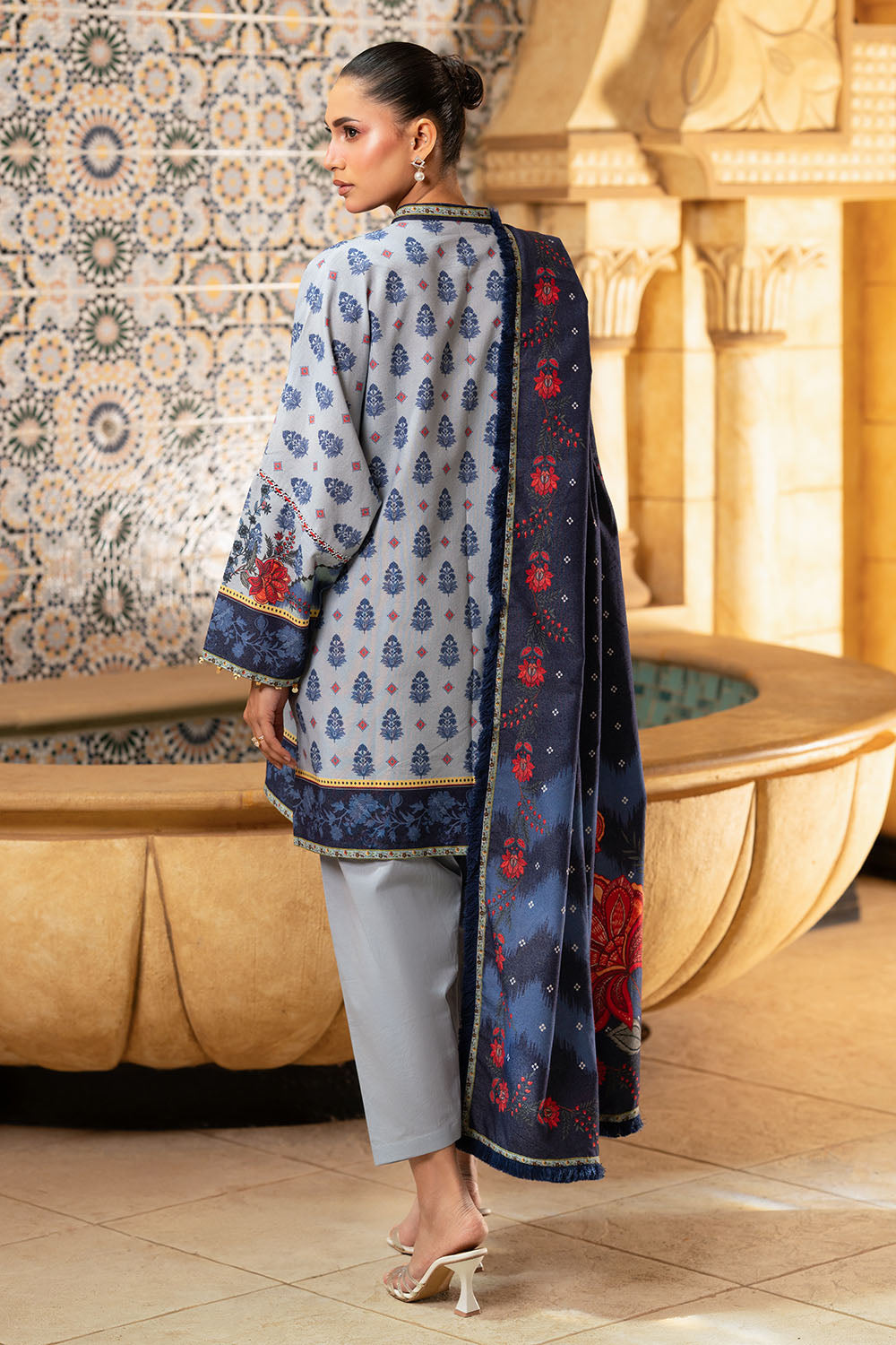 3 Piece Printed Karandi Suit