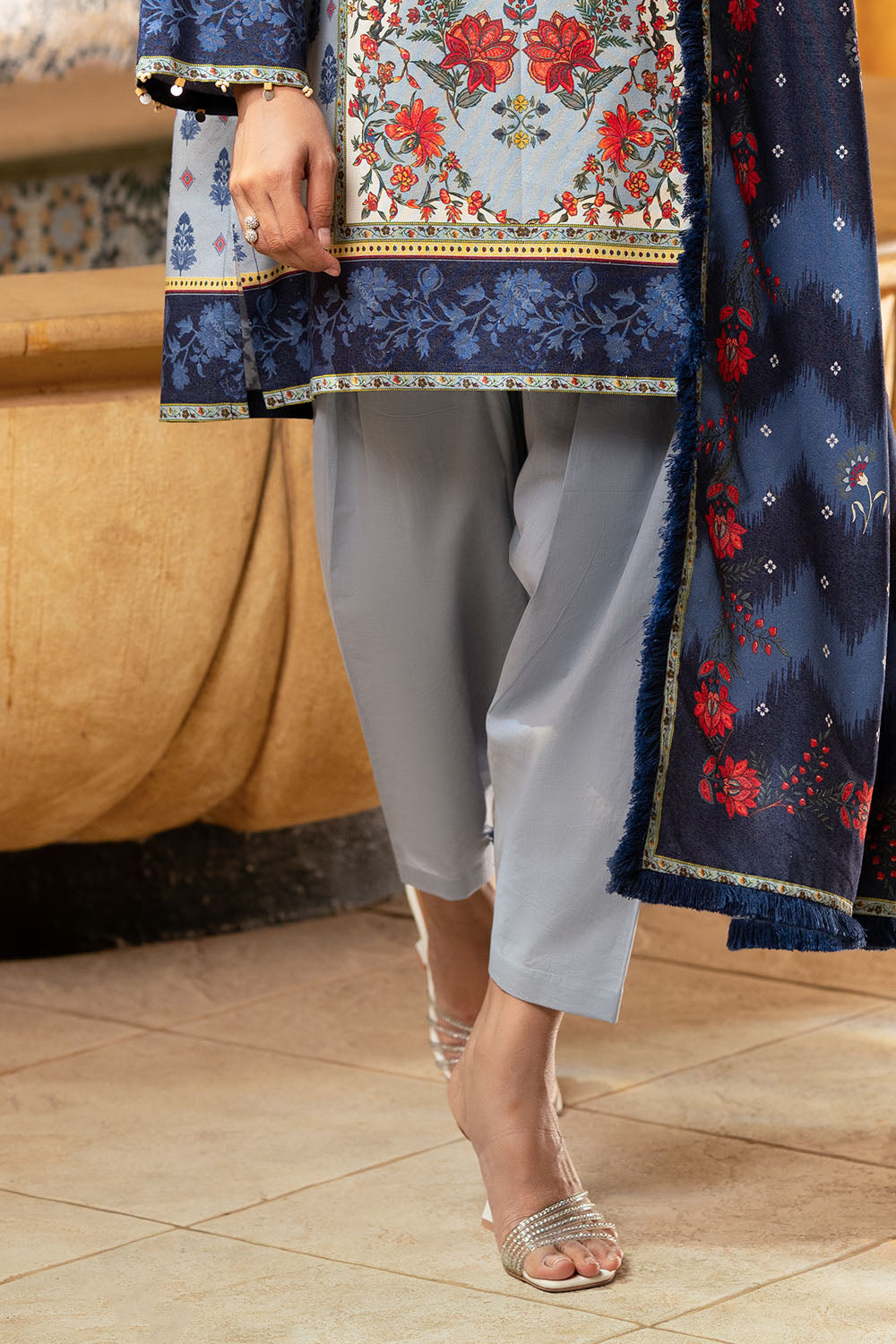 3 Piece Printed Karandi Suit