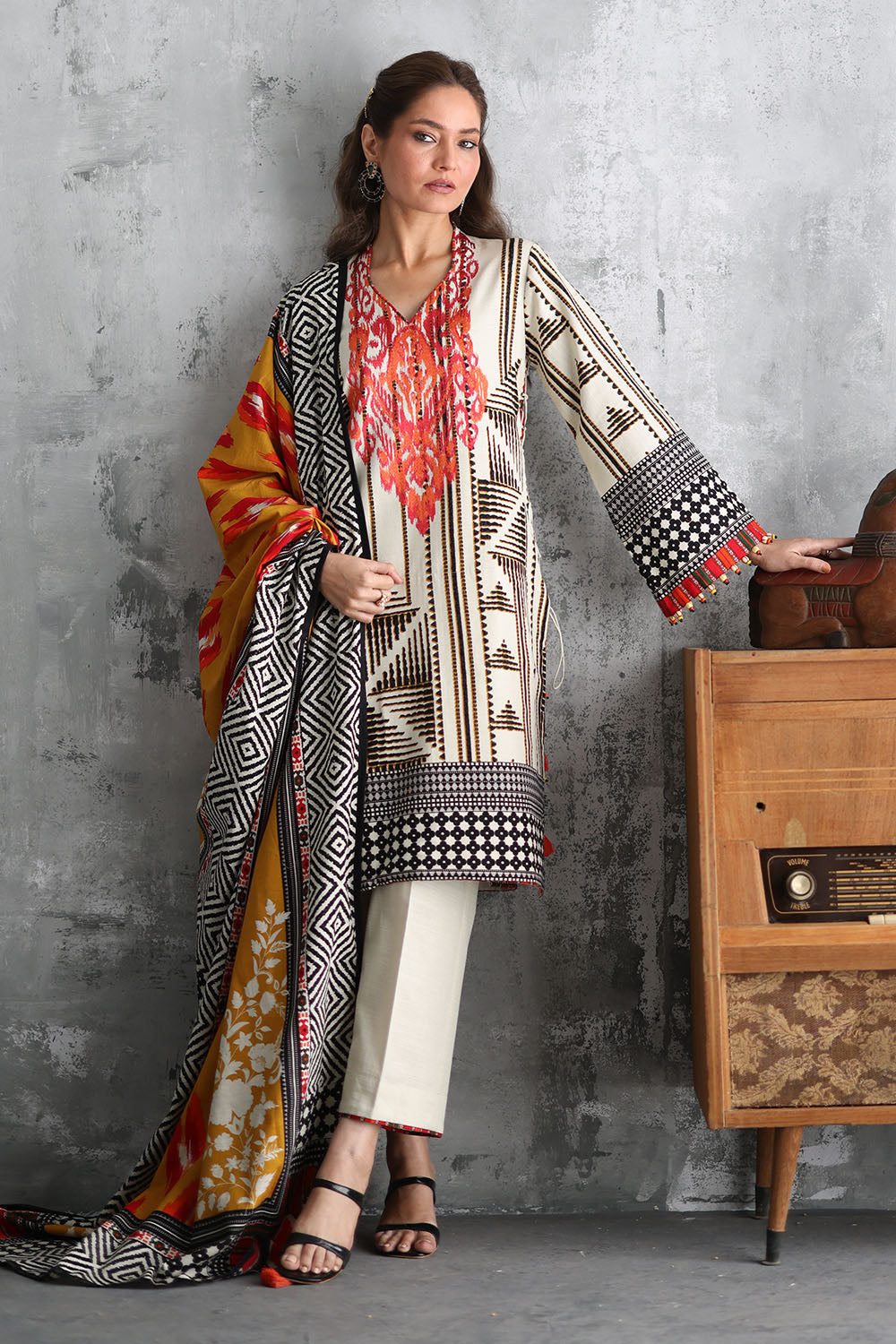 3 Piece Embroidered Printed Khaddar Suit with Printed Khaddar Dupatta
