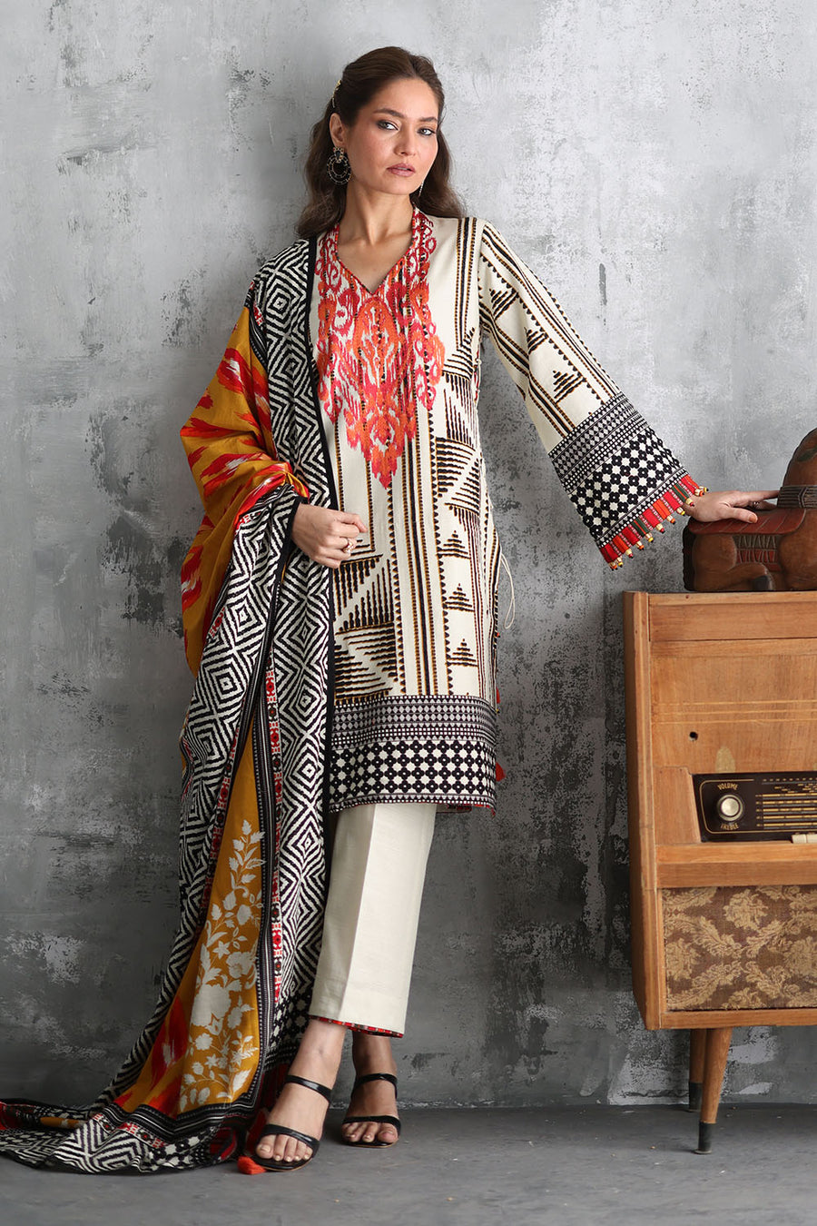 Retail Price: 6,490/-PKR