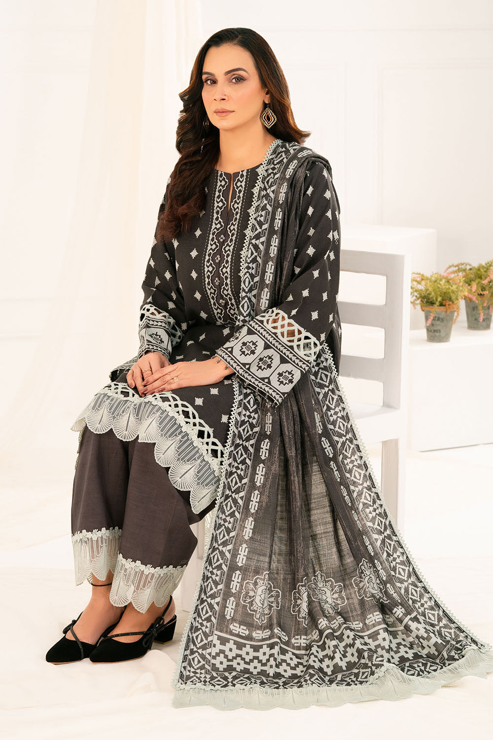 3 Piece Printed Khaddar Suit with Dupatta K-52041