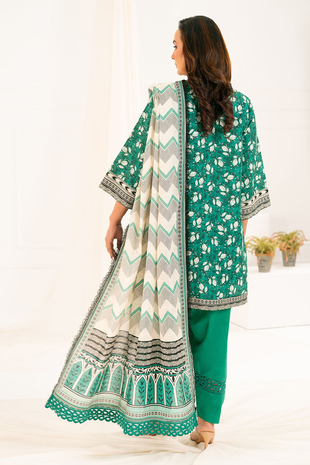 3 Piece Printed Khaddar Suit with Dupatta K-52065
