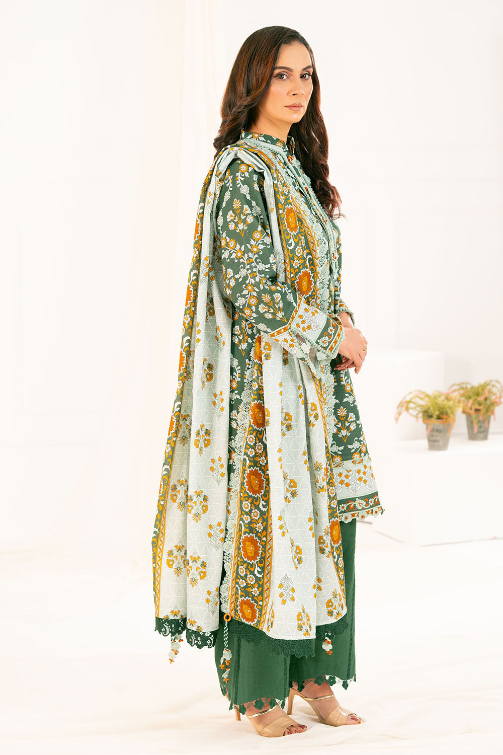 3 Piece Printed Khaddar Suit with Dupatta K-52083