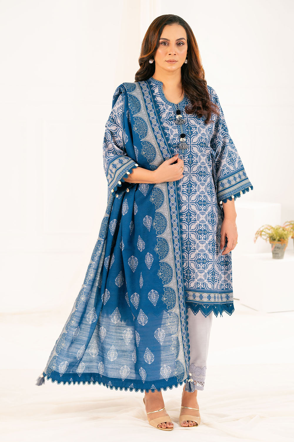 3 Piece Printed Khaddar Suit with Dupatta K-52085