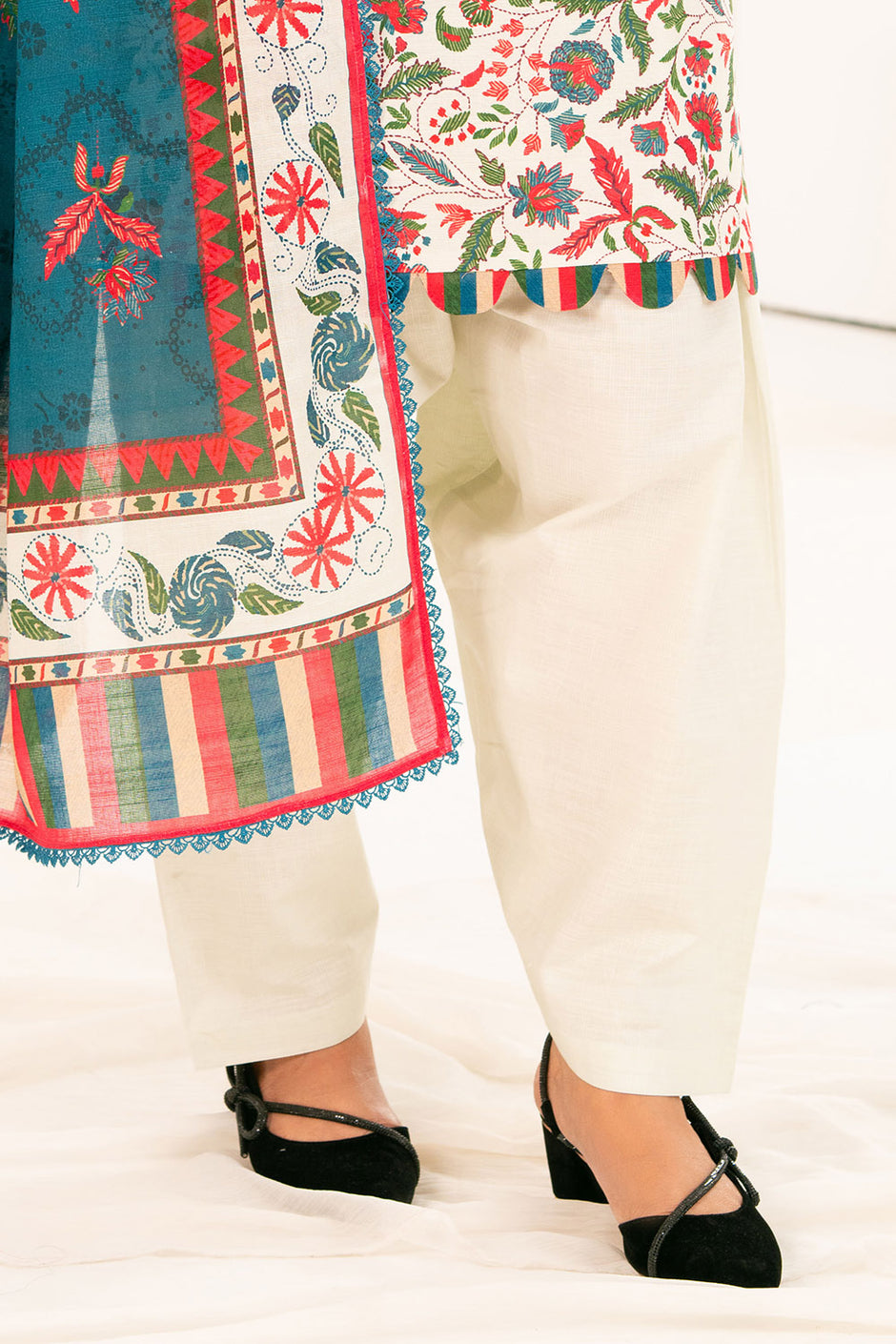 3 Piece Printed Khaddar Suit with Dupatta