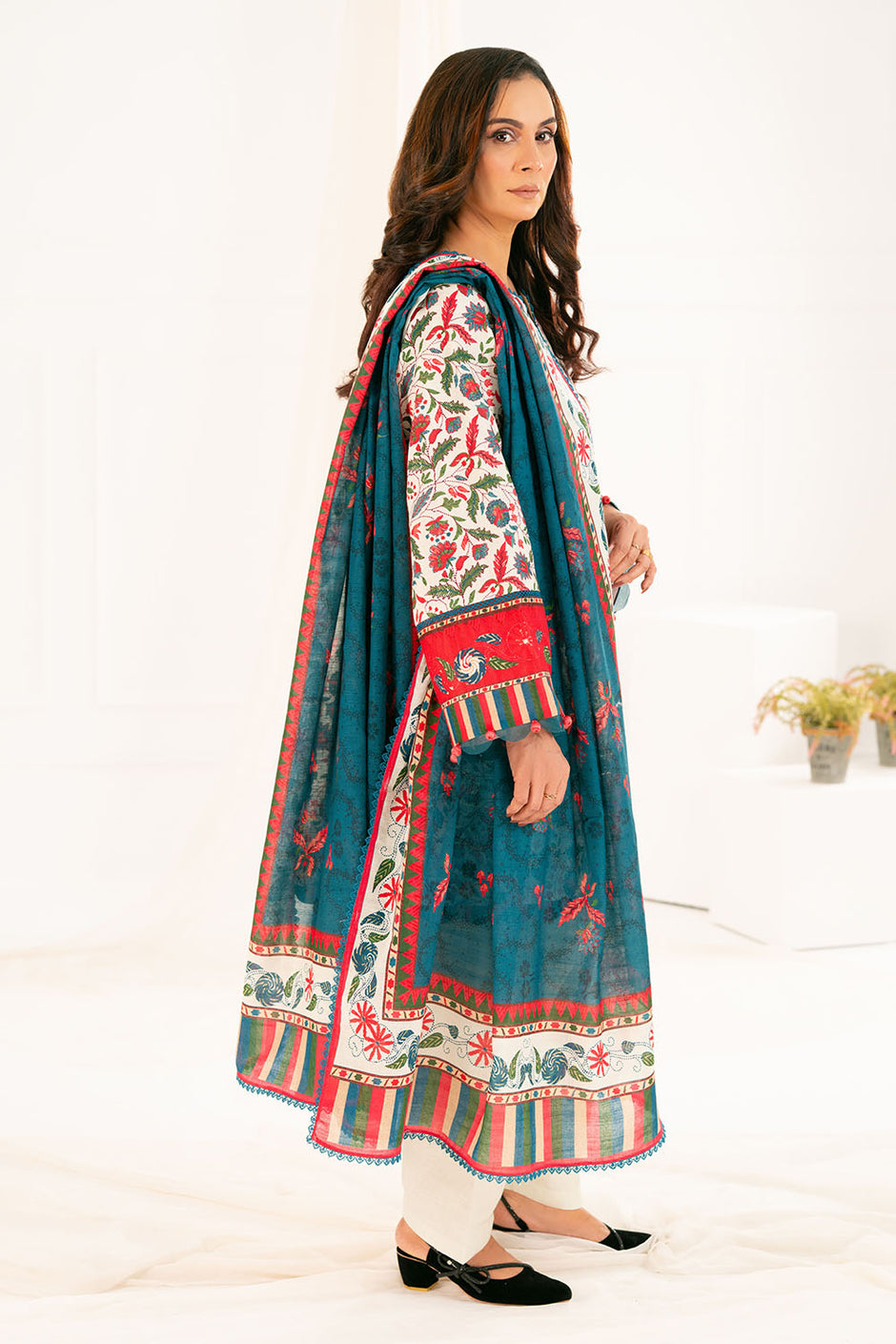 3 Piece Printed Khaddar Suit with Dupatta