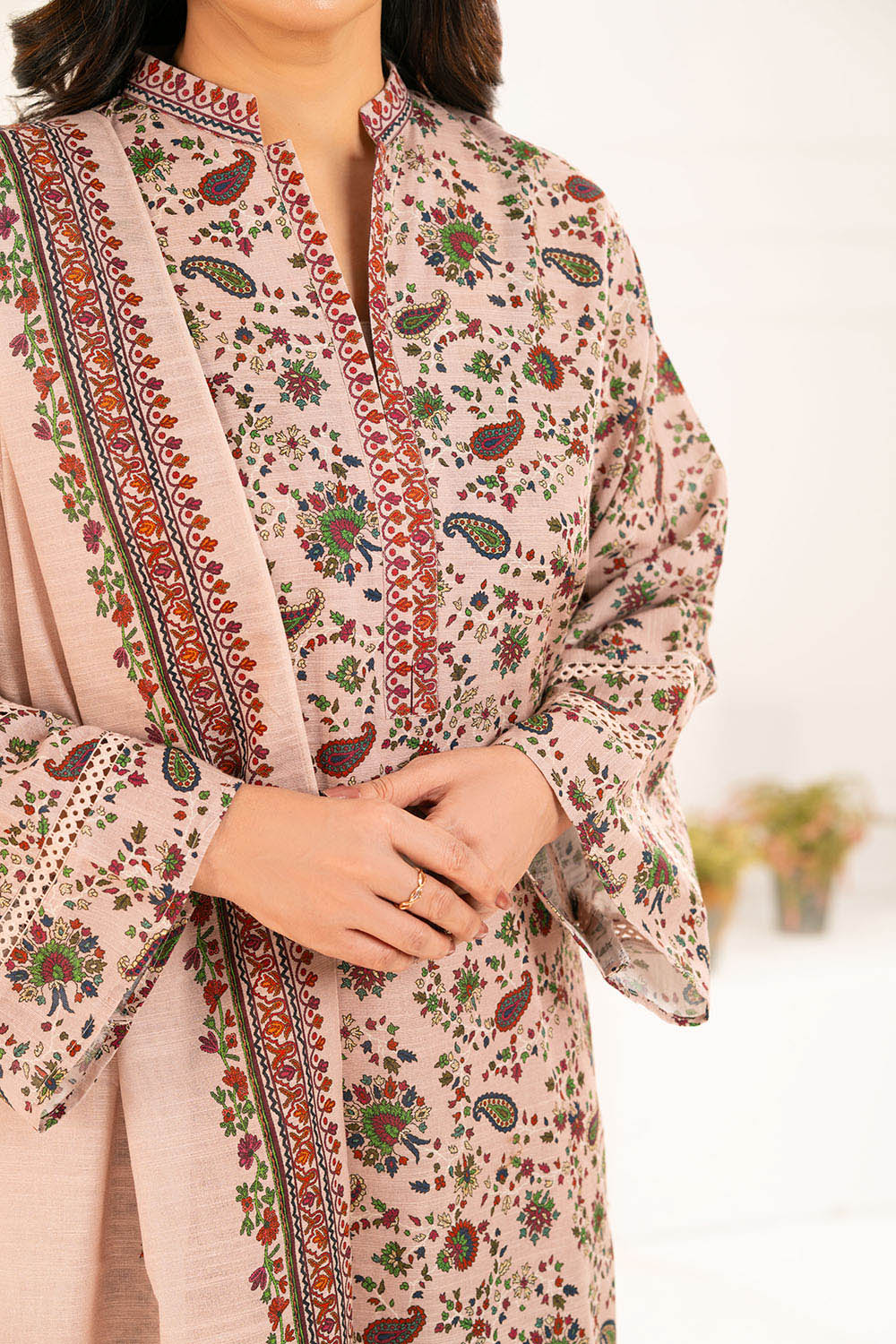 3 Piece Printed Khaddar Suit with Dupatta K-52091