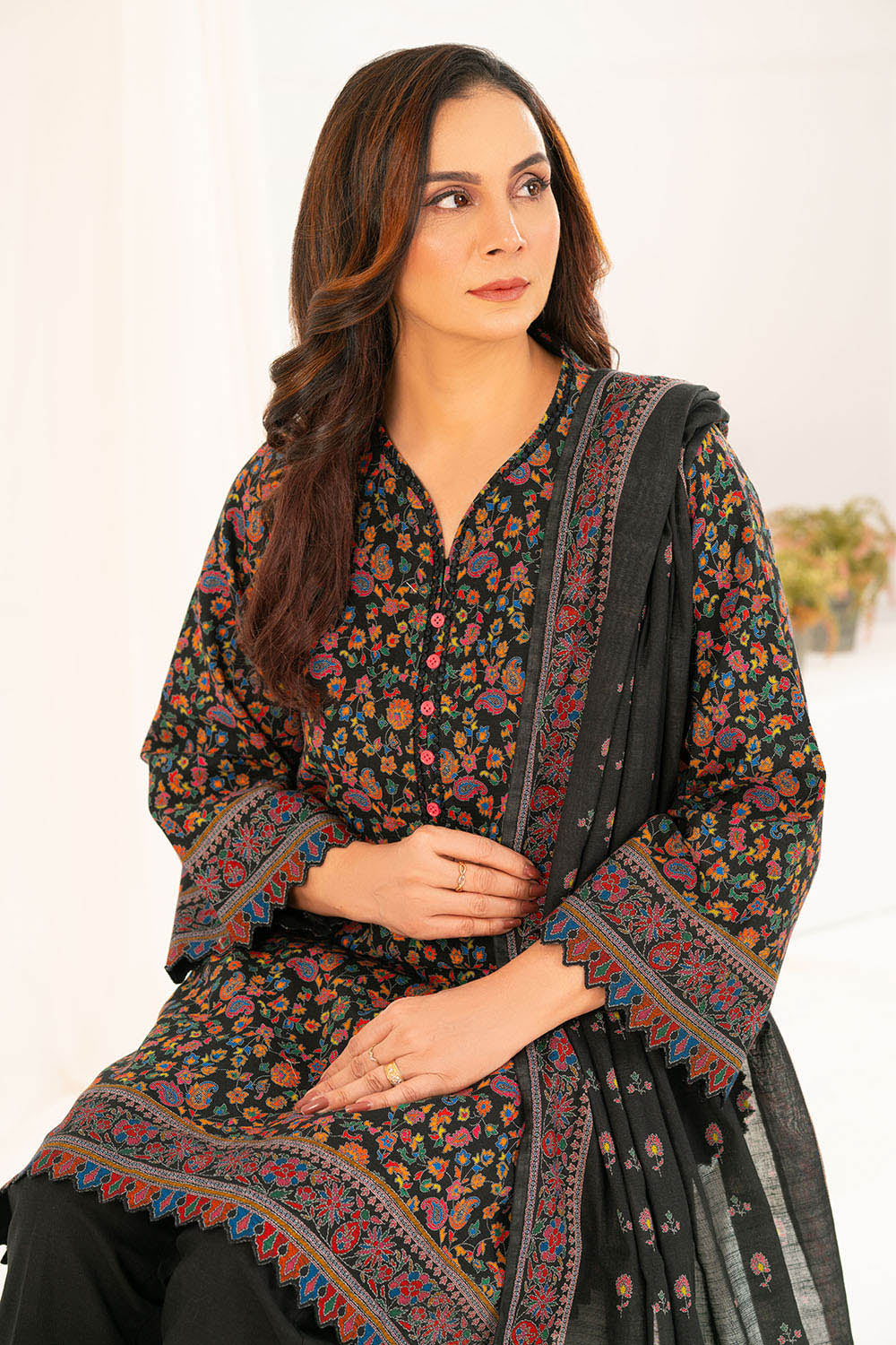 3 Piece Printed Khaddar Suit with Dupatta K-52092