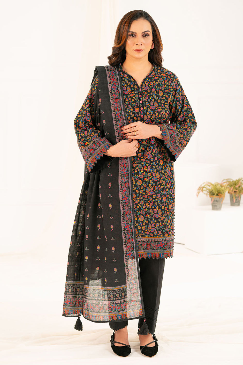3 Piece Printed Khaddar Suit with Dupatta K-52092