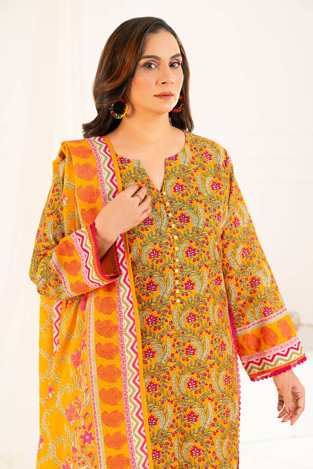3 Piece Printed Khaddar Suit with Dupatta K-52099
