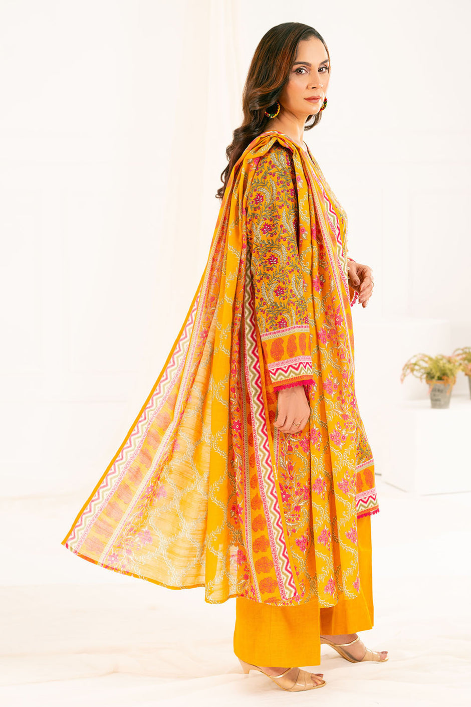 3 Piece Printed Khaddar Suit with Dupatta