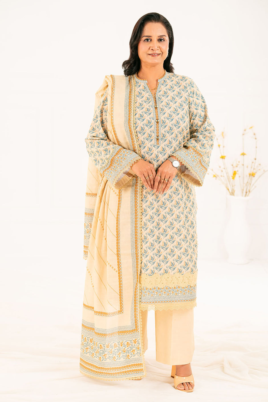 3 Piece Printed Khaddar Suit with Dupatta K-52105